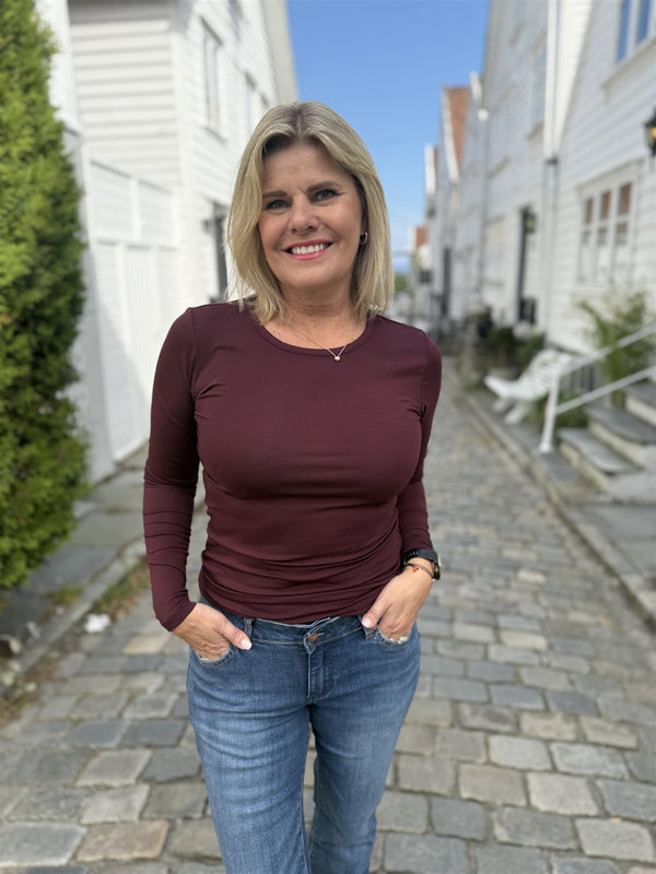 Liana-tee Burgunder