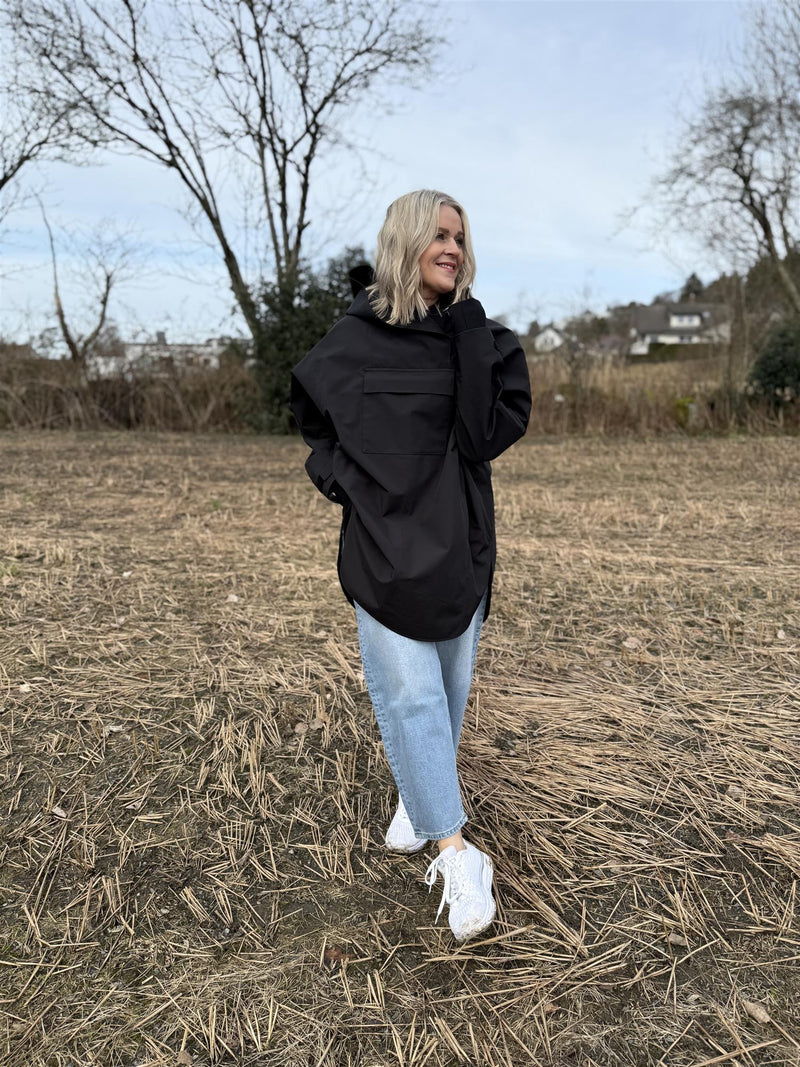 Lilly Poncho Svart