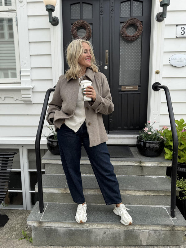 TARY Short Kåpe Mørk Beige