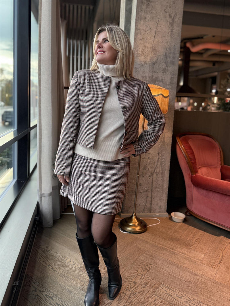 ENILLA L/S BLAZER JACKET Hundetann Mønster I Brunt/Beige