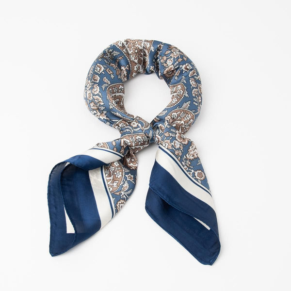 Lite Skjerf m/paisley mønster Blå Med Paisley Mønster