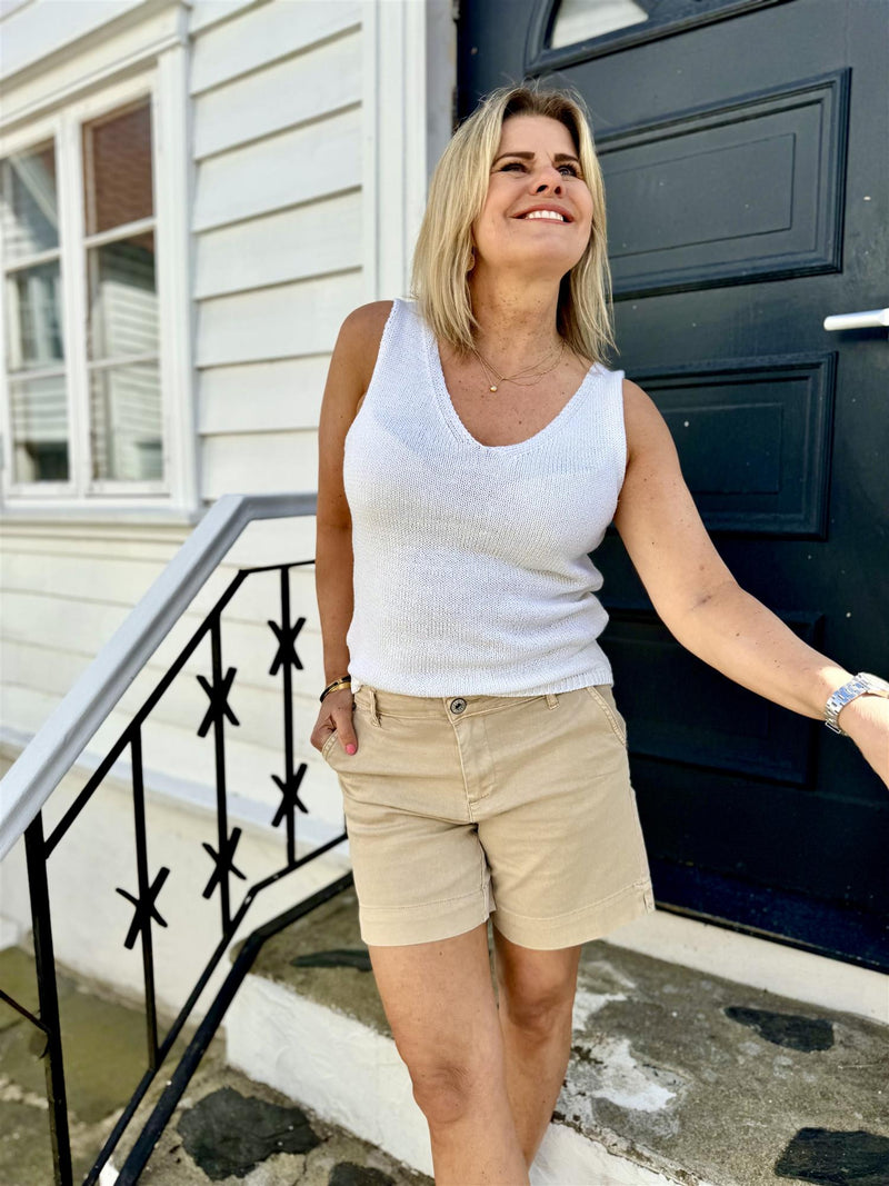 MAGARETH SHORTS Sand