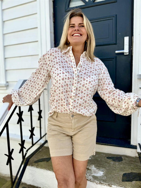 Yasyona ls shirt Offwhite Med Rosa Blomster