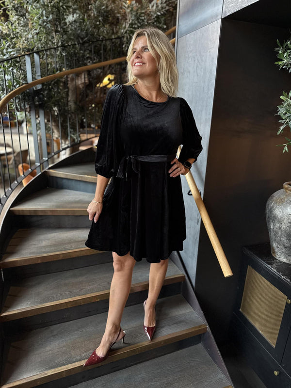Emily O-Neck Short Dress Sort