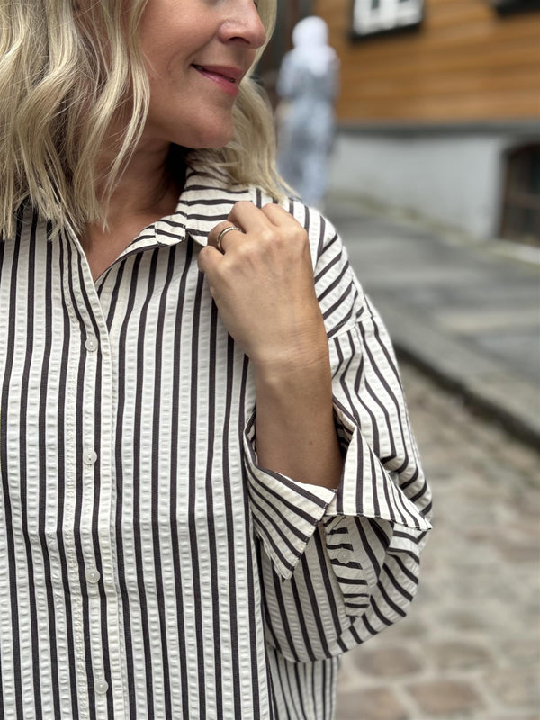 TOLEDO SHIRT Offwhite Med Brune Striper