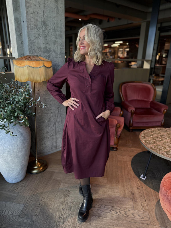 JOJO DRESS Burgunder