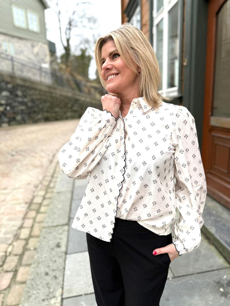 VISTEFFIE L/S SHIRT Lys Beige Med Sorte Prikker