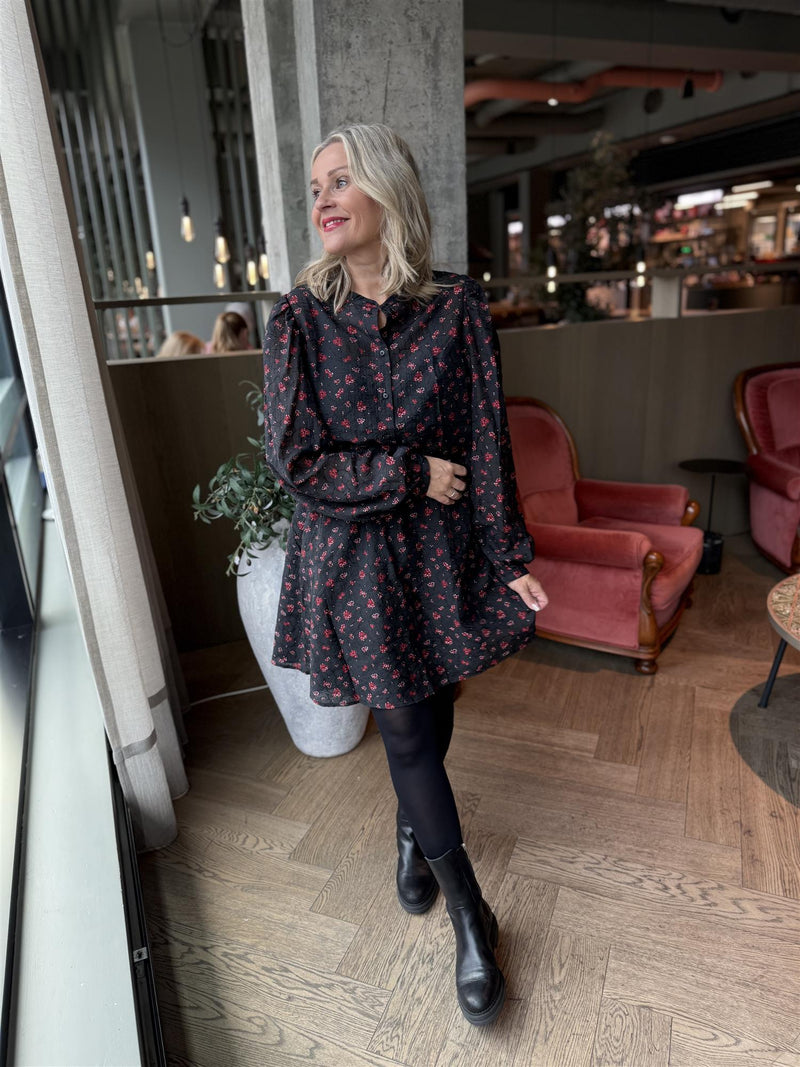 Nancy Skirt Sort M. Blomster