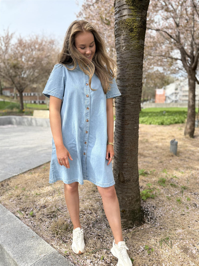 JOLENE 2/4 SHIRT DRESS Lys Jeansblå