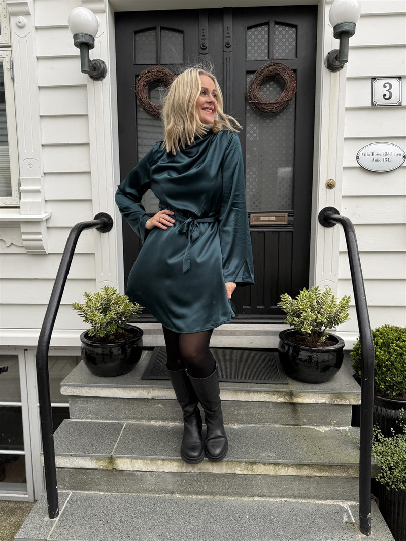 VIESTELLA L/S HIGH NECK SHORT DRESS Grønn