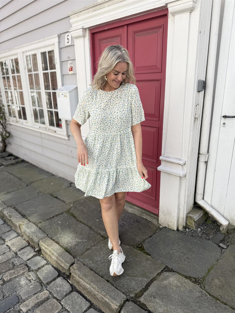VIGREIS DRESS Offwhite Med Blå Blomster