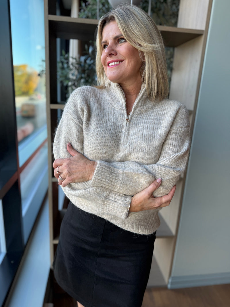 Ladie`s Oversized Sweather Beige