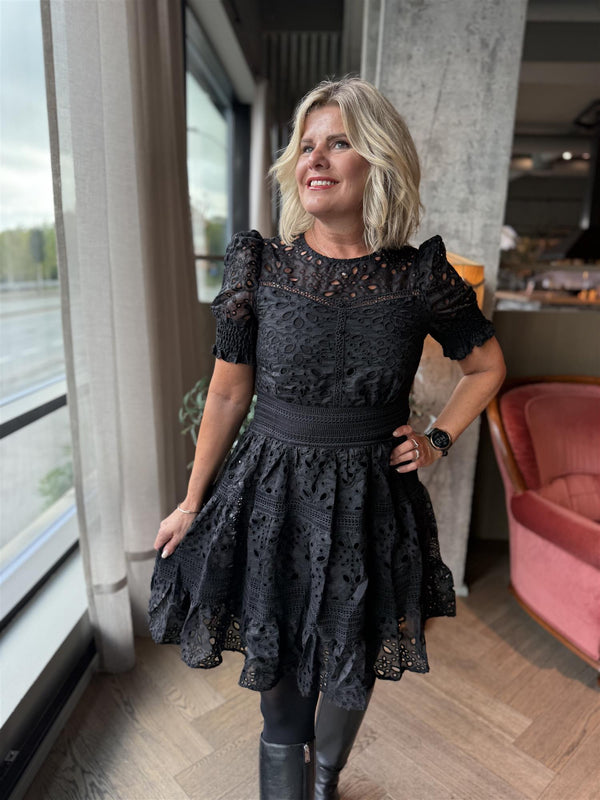 Eloise Lace Sort