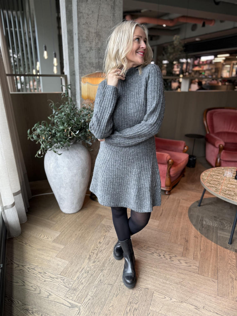 Dolly l/s knit dress Grå