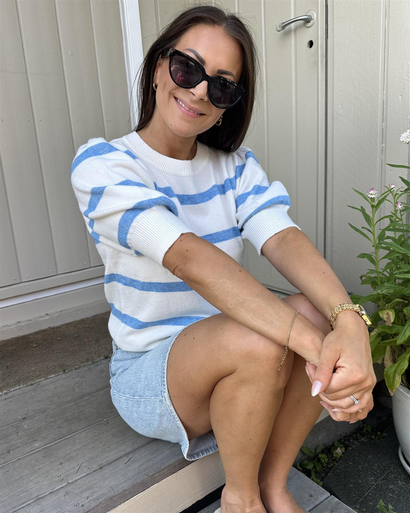 VIRIL 2/4 KNIT STRIPE TOP Offwhite M Lyseblå Striper