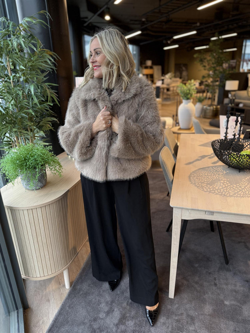 ALEXA FUR JACKET Lysbrun