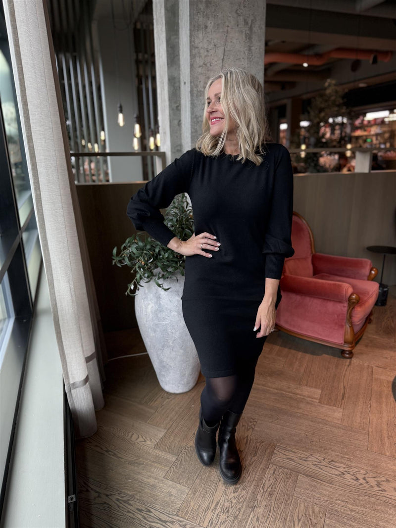 VIKERRY O-NECK KNIT DRESS Sort