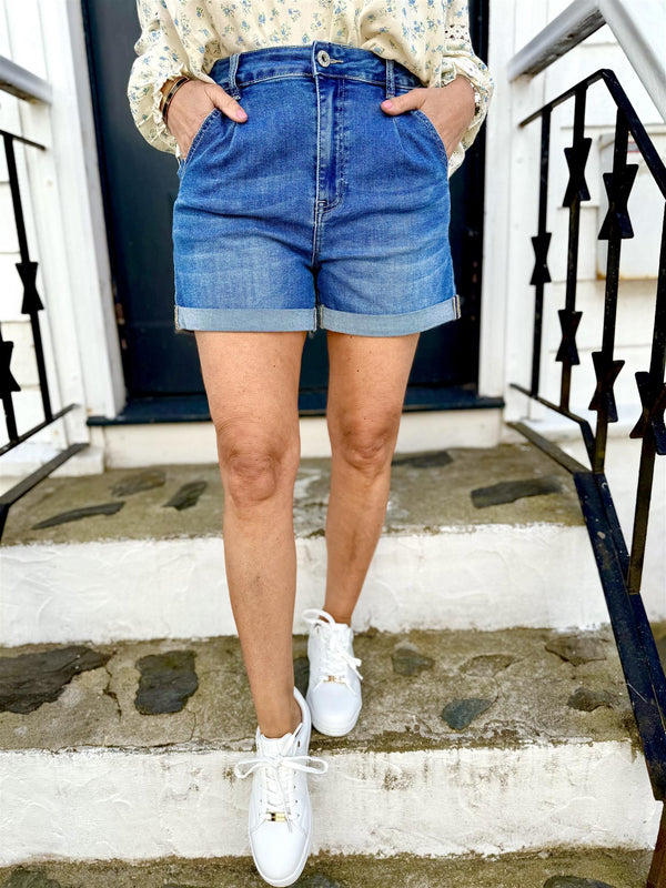 MIRJANA SHORTS Medium Jeansblå