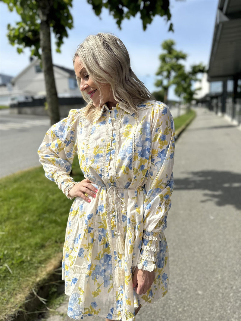 Yassomelli LS Shirt Dress Creme Bunn Med Blå/Gule Blomsterprint