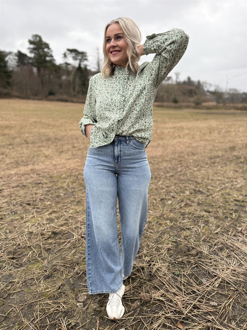ASTRID SHIRT Beige Med Grønne Blomster