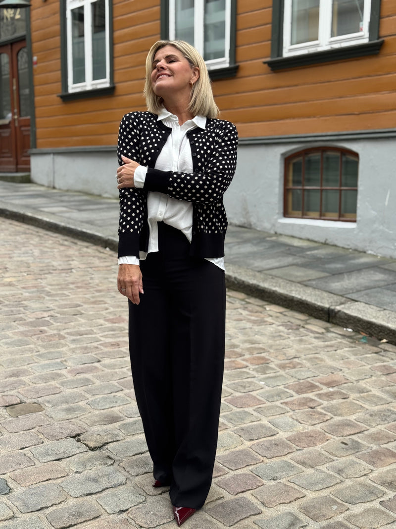GYA CARDIGAN Sort / Mønster