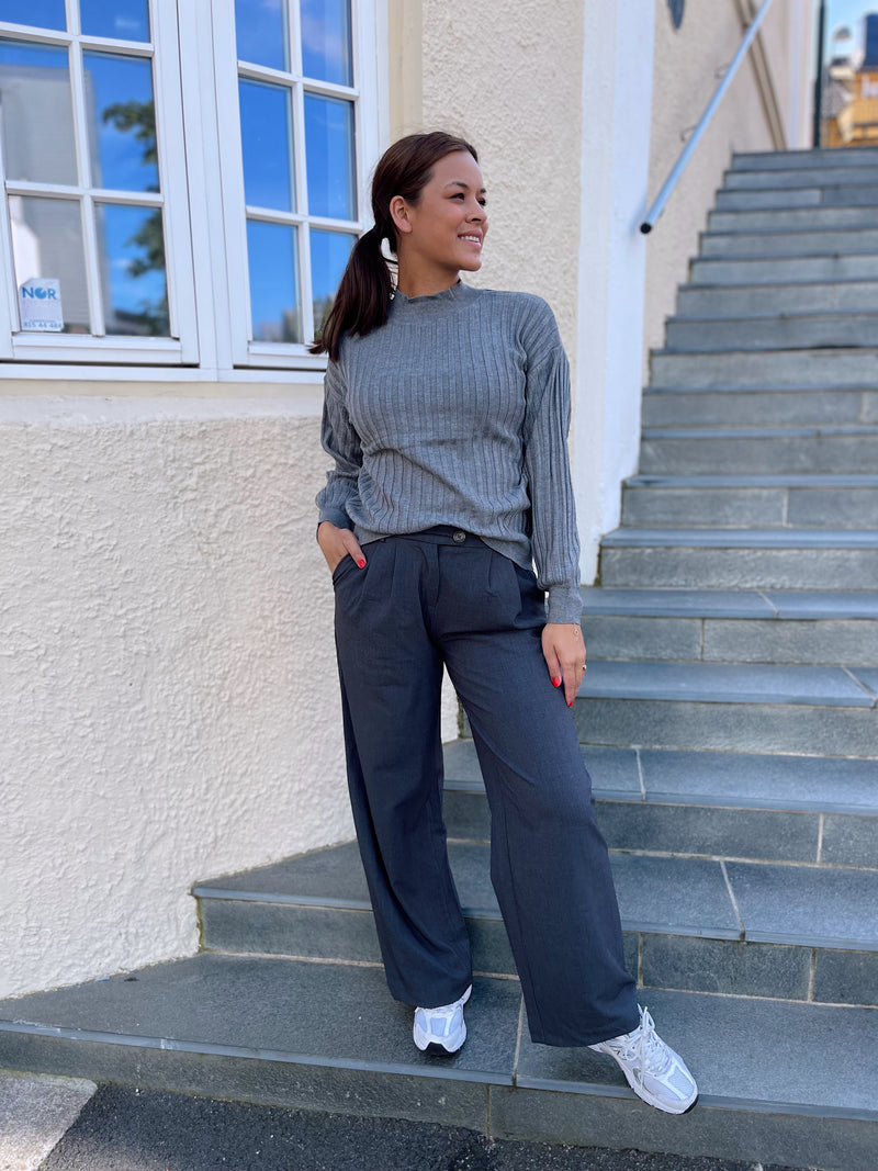 Viwinnie Wide Fit RW Pleat Pant Mørkegrå