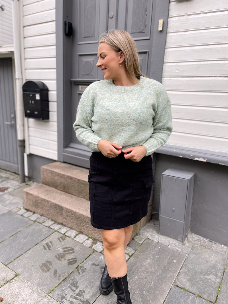 Knit o-neck Grønn Med Blå Og Gul Melering