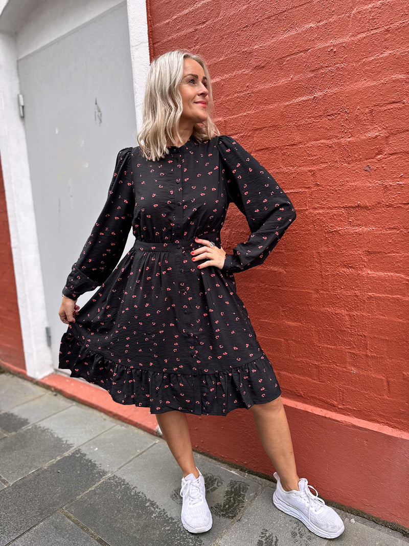 Vinaya shirt dress Sort M. Blomster