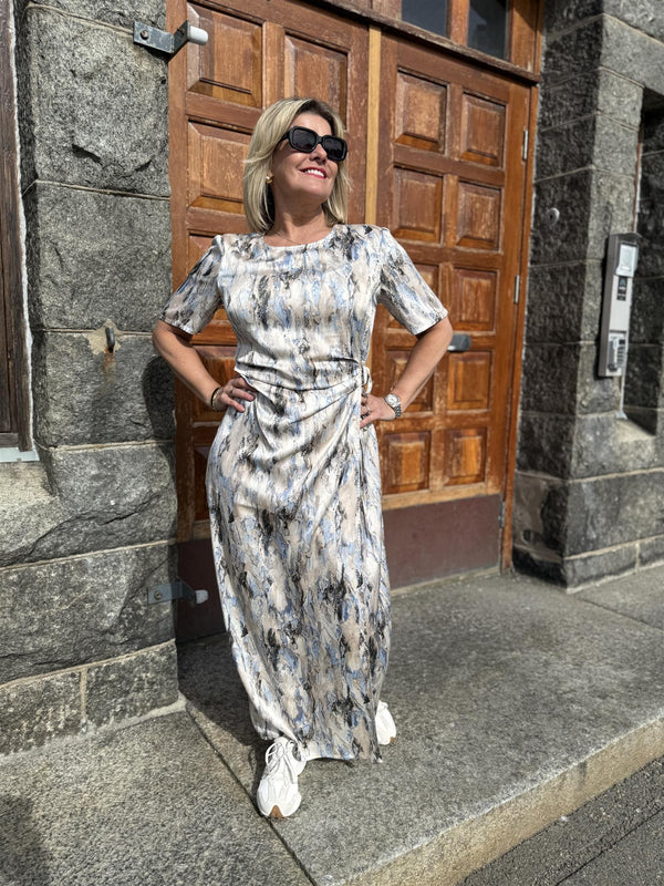 Kylar Dress Multi Color: Blå Print Med Beige