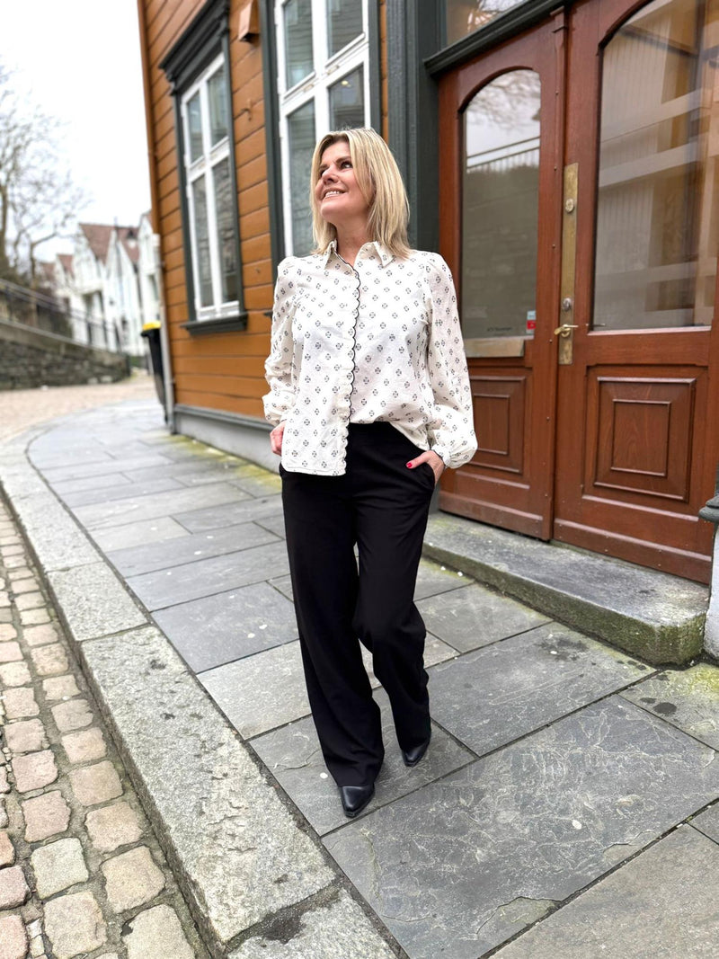 VISTEFFIE L/S SHIRT Lys Beige Med Sorte Prikker