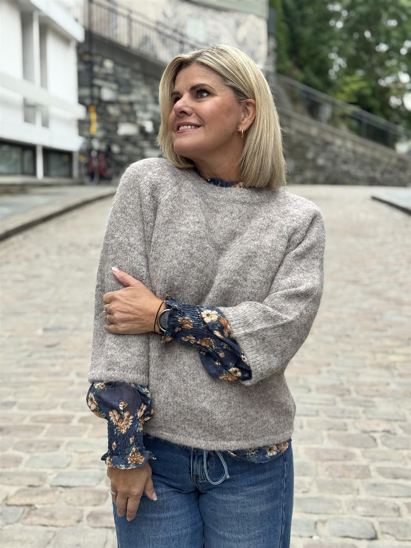 Stina Sita Jeansblå Med Blomster