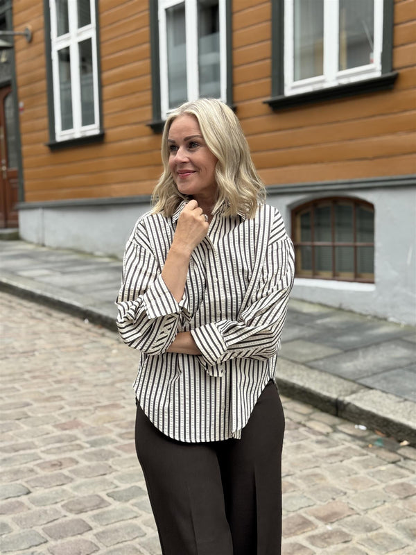 TOLEDO SHIRT Offwhite Med Brune Striper