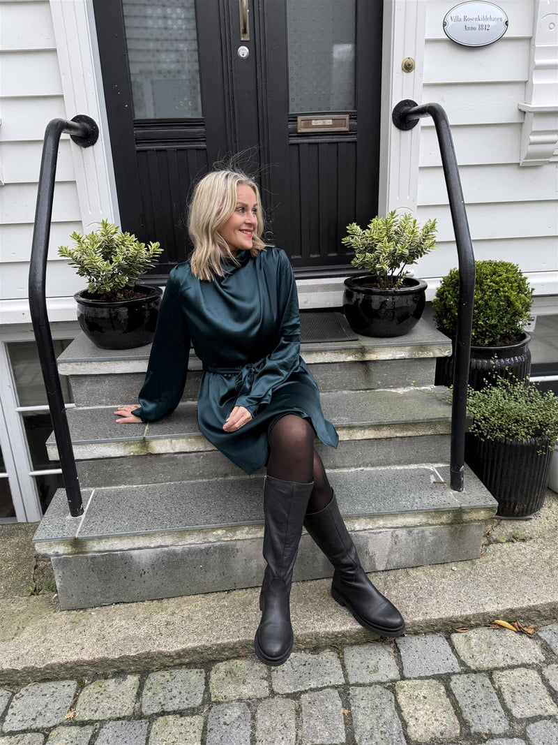 VIESTELLA L/S HIGH NECK SHORT DRESS Grønn