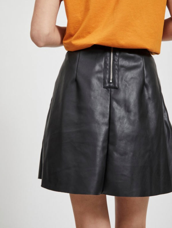 Vipen Coated Skater Skirt Sort