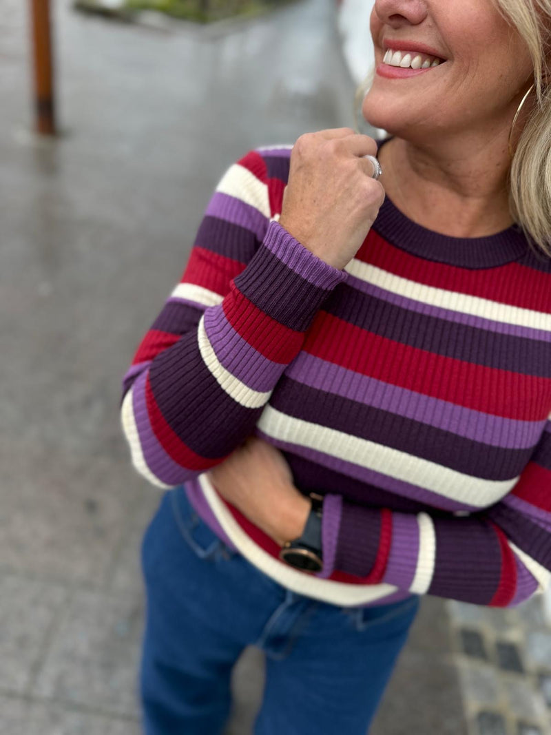 Minnie Knit Lilla Og Rød Med Beige Striper
