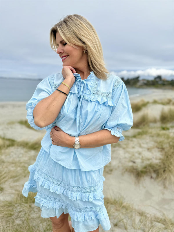 GERLINA BLOUSE Lyseblå