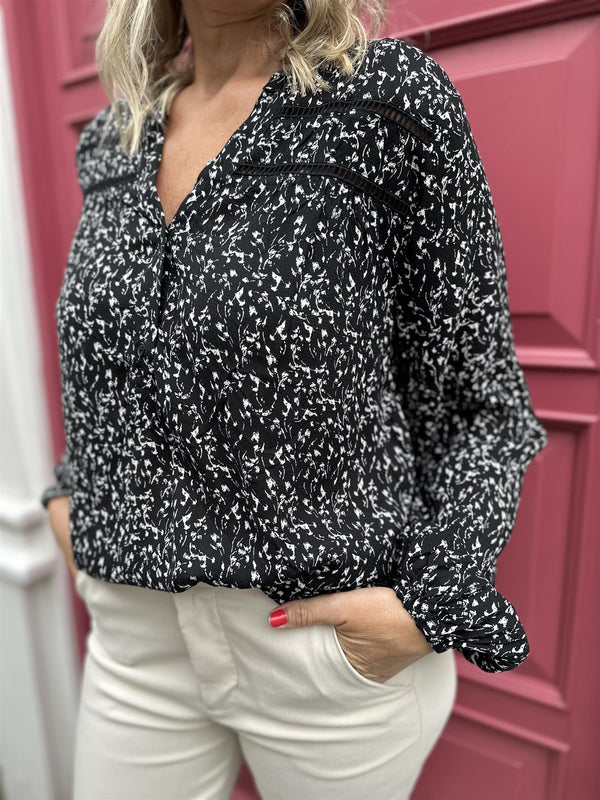 ADNEY BLOUSE Sort M Blomsterprint