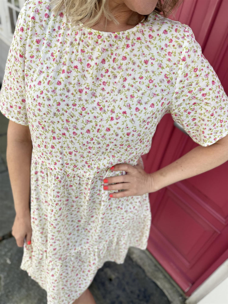 VIGREIS DRESS Offwhite Med Rosa Blomster