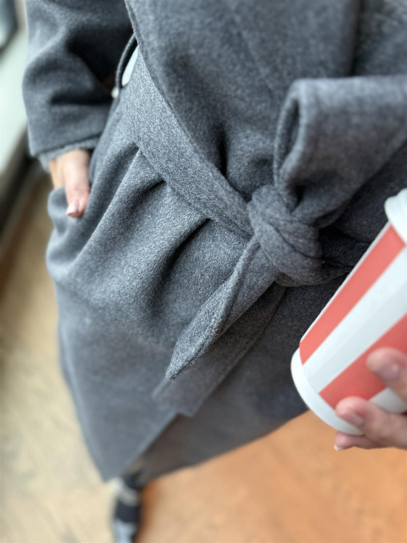 LINSE BELTED COAT Mørkegrå