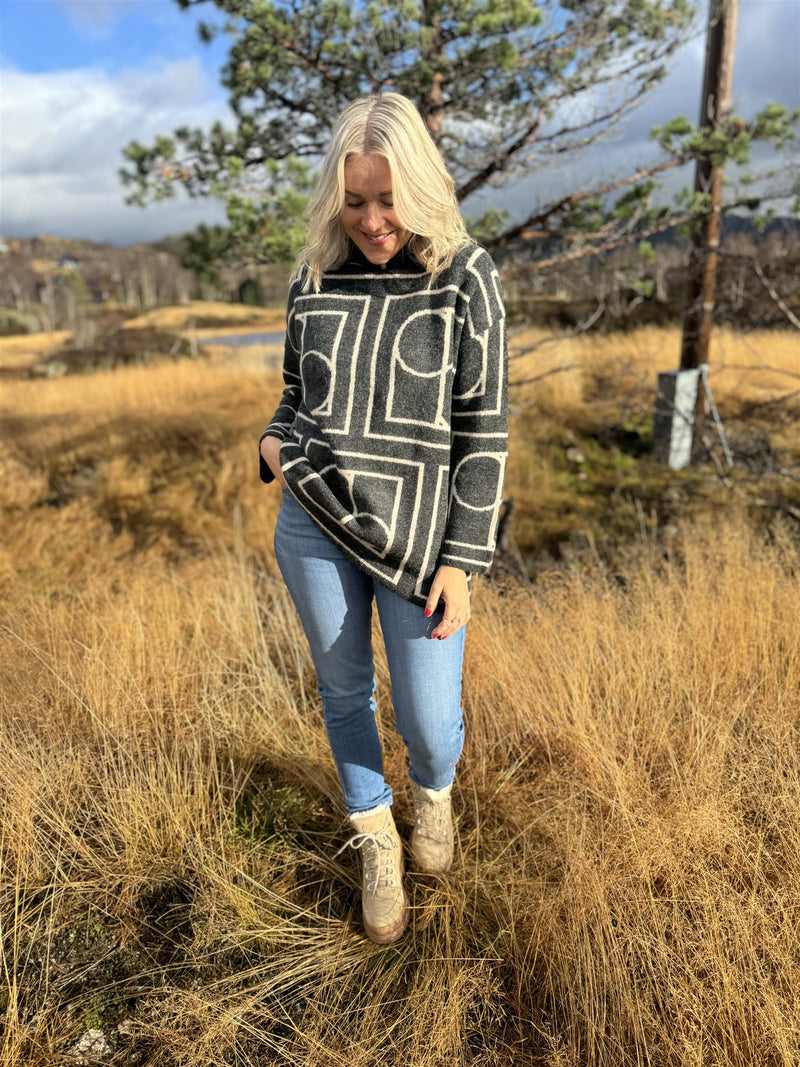 Hedaya pullover Svart Med Offwhite Streker