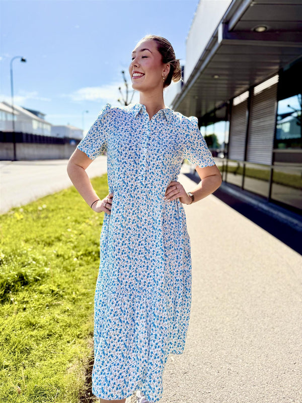 KATY SHIRT DRESS Hvit Med Blå Blomster