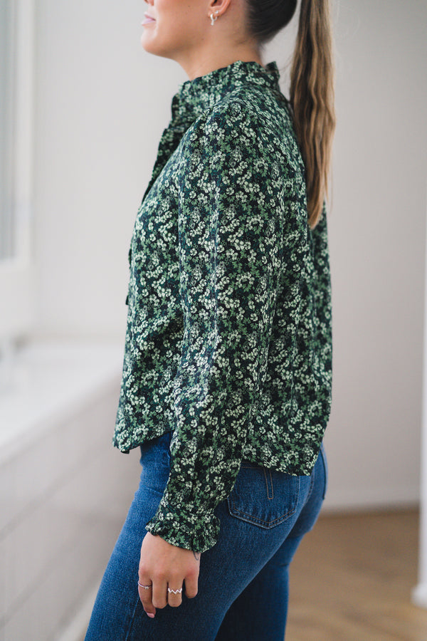 ASTRID SHIRT Sort Med Grønne Blomster