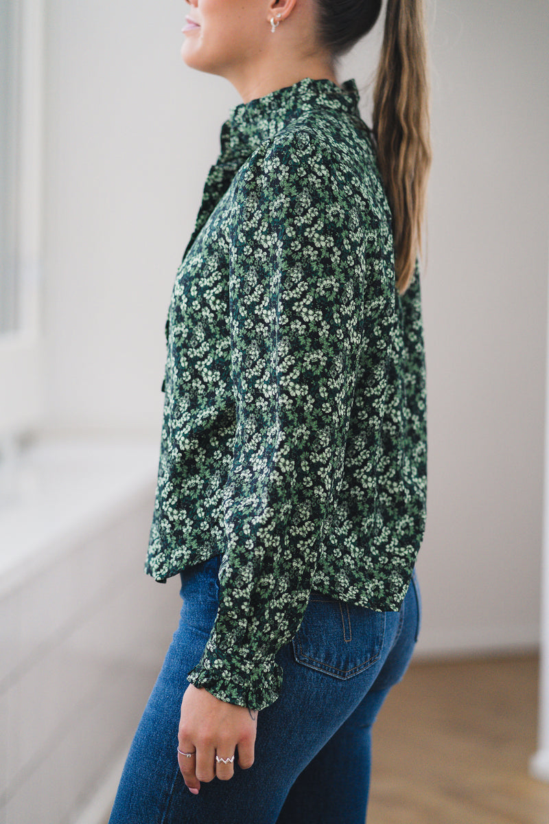 ASTRID SHIRT Sort Med Grønne Blomster