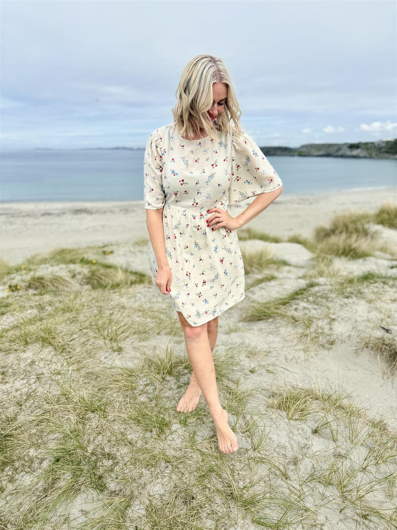 Vihavanne rima o-neck 2/4 dress Beige Med Blomster