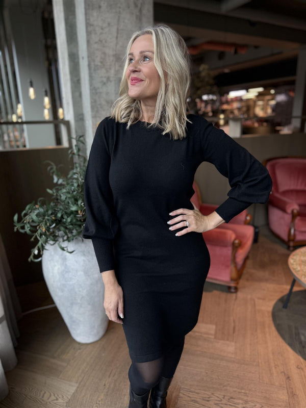 VIKERRY O-NECK KNIT DRESS Sort