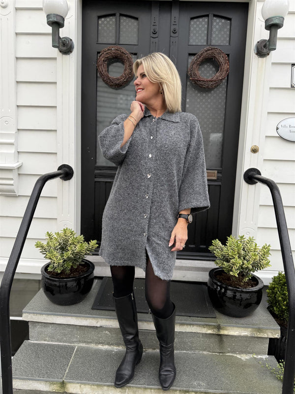 VILAURI STRIKKE KJOLE Grå