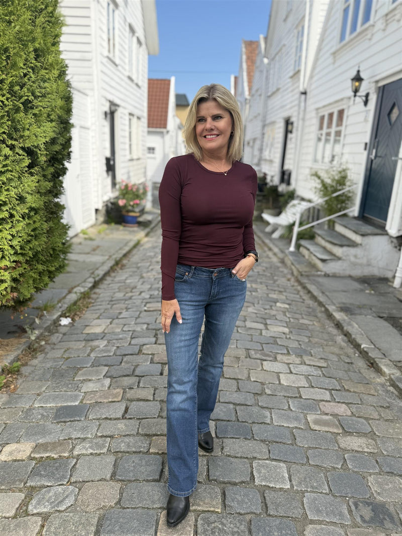 Liana-tee Burgunder