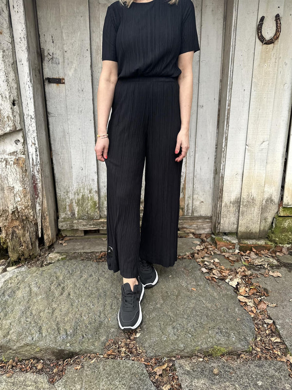 Viplisa HW Culotte Pants Sort