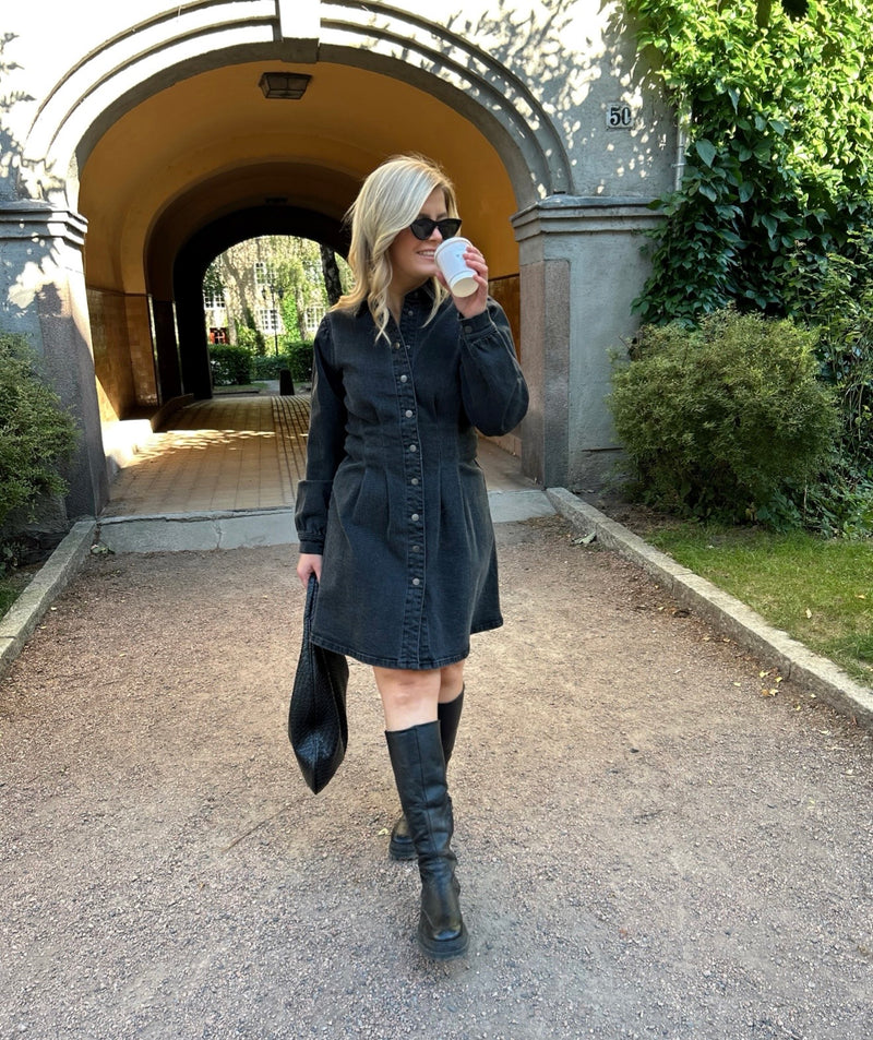 Visol L/S pleat denim dress Sort