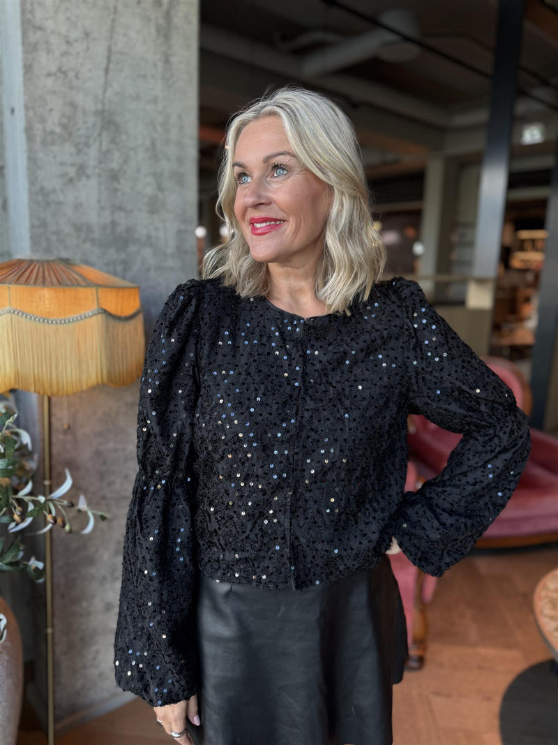 YASSERALA LS SHORT TOP Svart